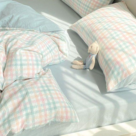 Premium Microfiber Bedding Set of Four - Picture 3 of 6